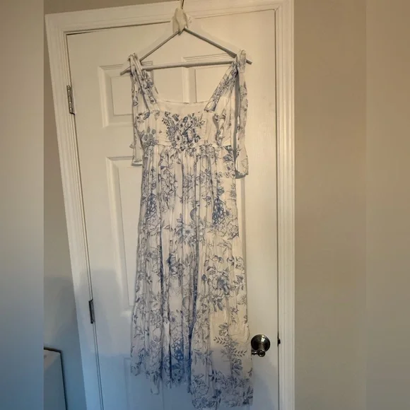 Blue Floral Dress, NWT. Perfect for bridal season and spring - Picture 2 of 3